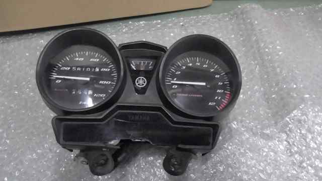 バイクパーツ　YBR125　LBPPCJLH2B0005xxx　の　メーター　セット *1638930196　【中古】【送料込】