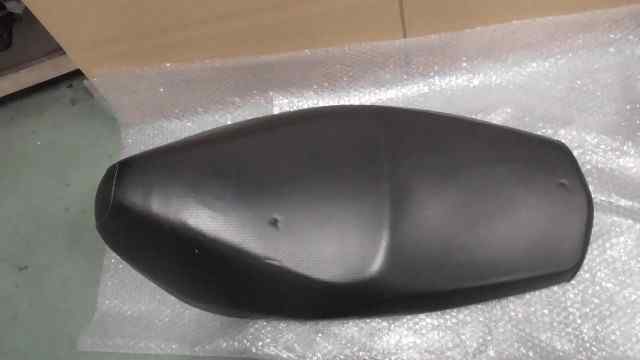 バイクパーツ　ディオ110　ME4JF39KMJU013xxx　の　シート　凹み *1639450280　【中古】【送料込】