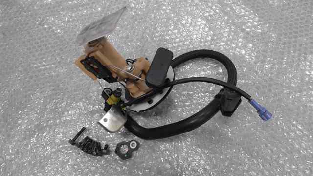 バイクパーツ　シグナス-X SR(FI)　SE44J-287xxx　の フューエルポンプ *1643355507　【中古】【送料込】