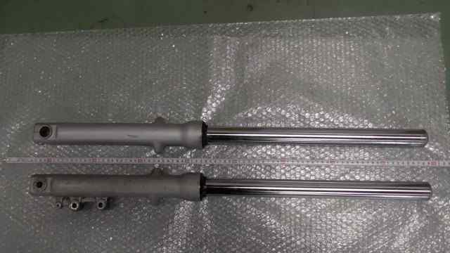 バイクパーツ　ボルティー　NJ47A　の　フロントフォーク　点錆　シール要交換 *1643679388　【中古】【送料込】
