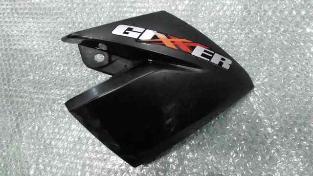 バイクパーツ　ジグサー150　NG4BG-100xxx 　の　サイドカウル　右　傷 *1645670441　【中古】【送料込】