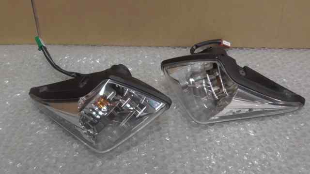 バイクパーツ　マジェスティS　SG28J-040xxx　の　リアウインカー　左右 *1646358623　【中古】【送料込】