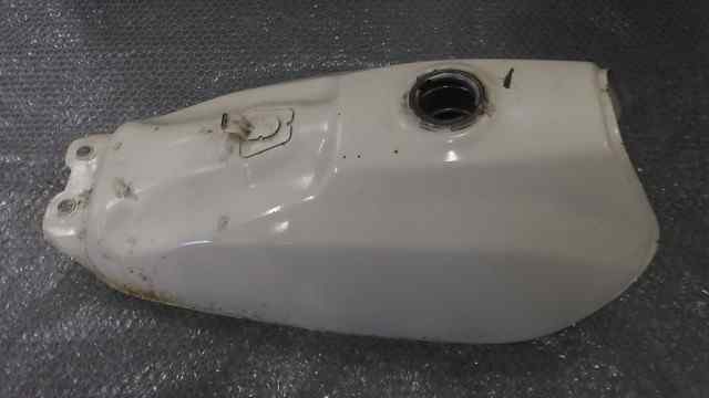 バイクパーツ　バンバン200　NH41A-101xxx　の　燃料　タンク *1647308891　【中古】【送料込】