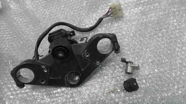 バイクパーツ　ニンジャ Ninja 250R　EX250K-A23xxx　の　キーセット　2/3 *1649901862　【中古】【送料込】