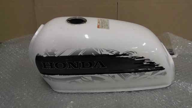 バイクパーツ　APE100　タイプD　HC13-1000xxx　の　タンク *1653439801　【中古】【送料込】