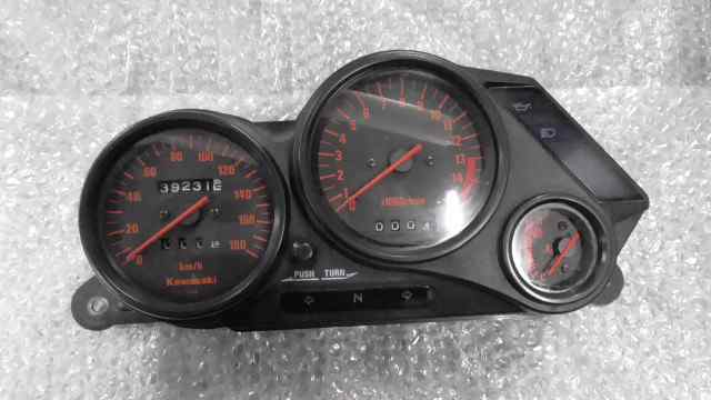 バイクパーツ　ZZR250　EX250H-A01xxx　の　メーター *1653963443　【中古】【送料込】