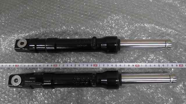 バイクパーツ　ジョグ(FI)　AY01-1125xxx　の　フロントサスペンション *1653968396　【中古】【送料込】