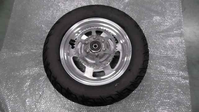 バイクパーツ　GV250　KM4MJ54A2B1101xxx　の　リアホイール タイヤ *1655259600　【中古】【送料込】
