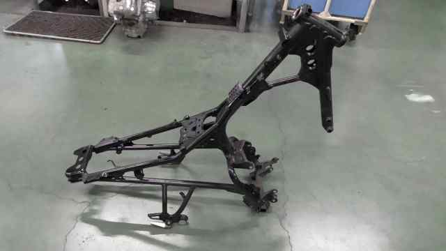 バイクパーツ　ジグサー150　NG4BG-101xxx　の　フレーム　書類付 *1656549819　【中古】【送料込】 26,026円