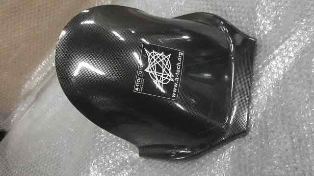 バイクパーツ　GSX1300R ハヤブサ　JS1GW71A　の　Rインナーフェンダー *1657072184　【中古】【送料込】