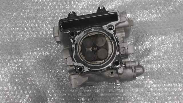 バイクパーツ　GSX-R125　DL33B-106xxx　の　シリンダーヘッド *1658889249　【中古】【送料込】｜バイクCITY