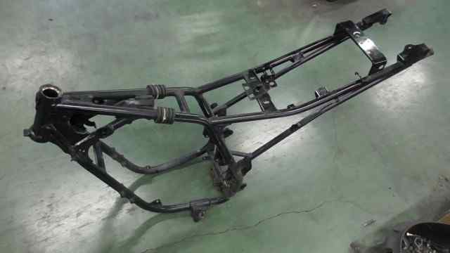 バイクパーツ　YBR250　LBPPCNLB180001xxx　の　フレーム　書類付 *1663114211　【中古】【送料込】
