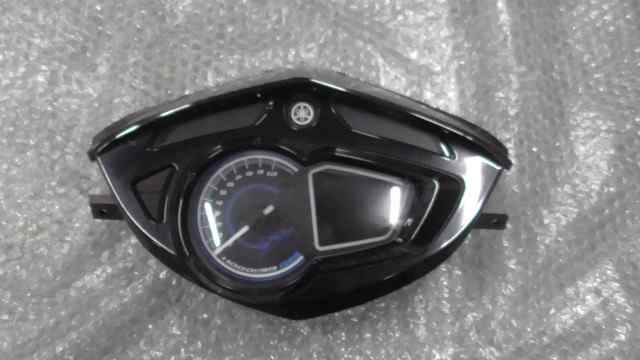 バイクパーツ　シグナス-X SR(FI)　SE44J-305xxx　の　スピードメーター *1665625835　【中古】【送料込】