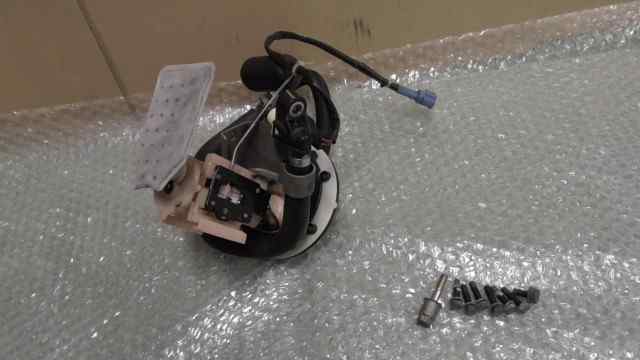 バイクパーツ　BW&rsquo;S 4スト　SA44J-001xxx　の　燃料ポンプ *1665722610　【中古】【送料込】｜バイクCITY