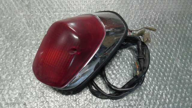 バイクパーツ　シャドウ400　NC34-1200xxx　の　テールランプ *1670559930　【中古】【送料込】 6,268円