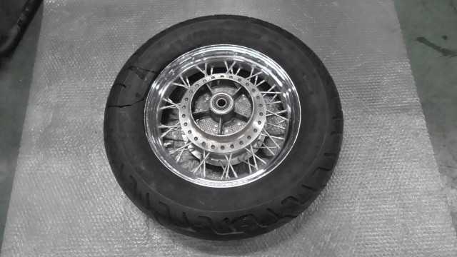バイクパーツ　シャドウ400　NC34　の　リアホイール　タイヤ *1670573618　【中古】【送料込】