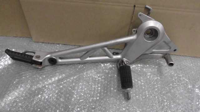バイクパーツ VTR250 FI MC33 の ステップ 右 ブレーキペダル 傷 *1670982386 【中古】【送料込】|バイクCITY