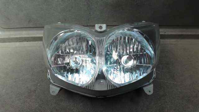 バイクパーツ　スカイウェイブ SS　CJ43A-126xxx　の　ヘッドライト *1534992045　【中古】【送料込】