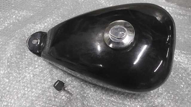 バイクパーツ　APE (エイプ) 　AC16　の タンク　キー付き　社外 *1672112535　【中古】【送料込】