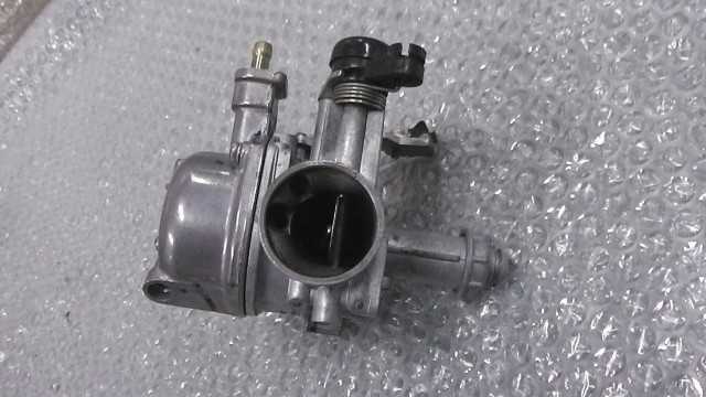 バイクパーツ　クリック110　ME4JF762BJ7025xxx　の　キャブレター *1674008696　【中古】【送料込】