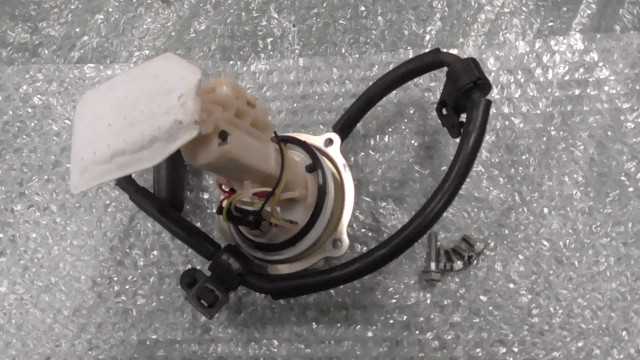 バイクパーツ　アクシスZ　SED7J-024xxx　の　燃料ポンプ *1675736117　【中古】【送料込】