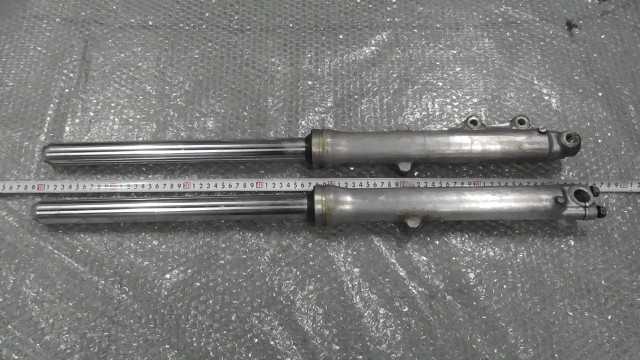 バイクパーツ　GB250 クラブマン　MC10　の　フロントフォーク *1675821019　【中古】【送料込】