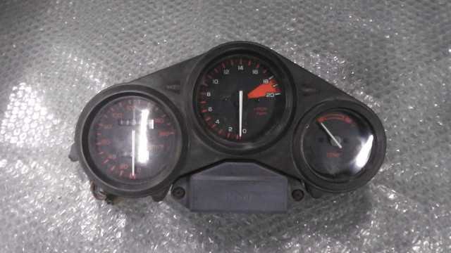 バイクパーツ　CBR250R　MC17-1014xxx　の　メーター　 *1675990380　【中古】【送料込】