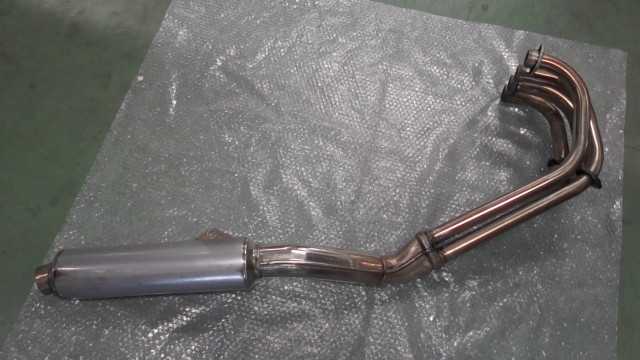 バイクパーツ　CBR250R　MC17-1014xxx　の マフラー　傷 *1675993811　【中古】【送料込】