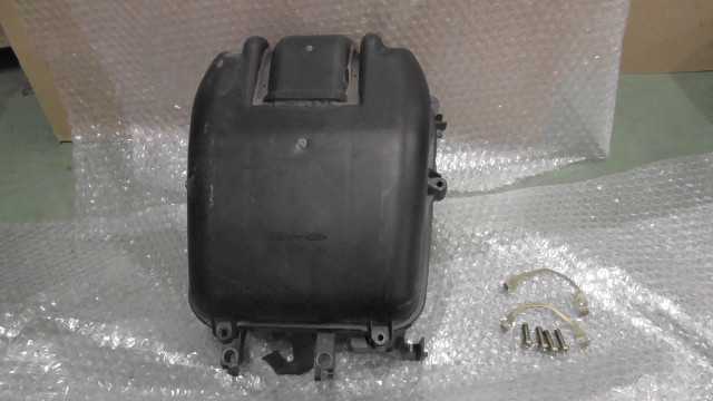 バイクパーツ　VTR250　MC33-1011xxx　の　エアクリーナーボックス *1676602011　【中古】【送料込】