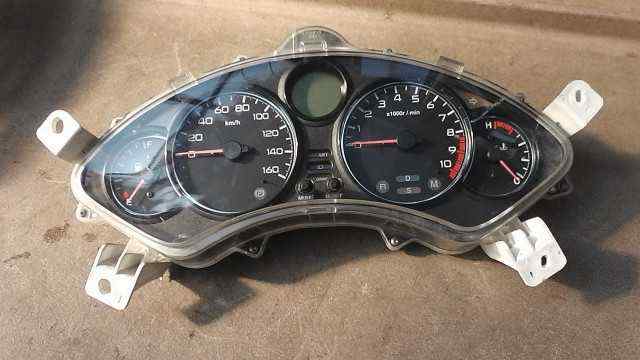バイクパーツ　フォルツァZ　MF08-1209xxx　の　メーター 傷　爪補修 *1540345791　【中古】【送料込】