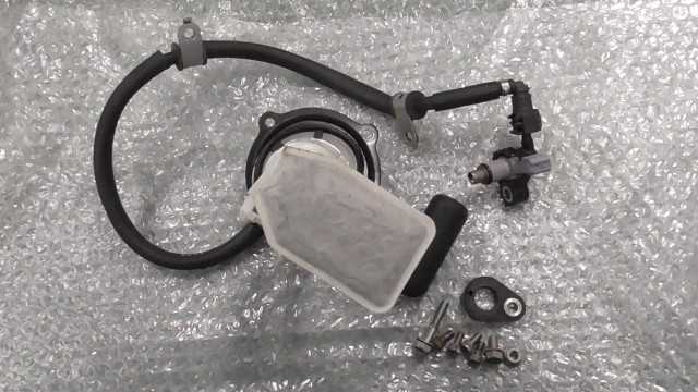 バイクパーツ　マジェスティS　SG28J-010xxx　の　燃料ポンプ *1677547589　【中古】【送料込】