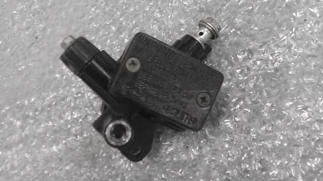 バイクパーツ　アドレス 110 4ST　CE47A-110xxx　の　マスターシリンダー M10 *1678427192　【中古】【送料込】