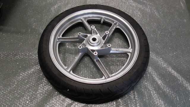 バイクパーツ　ジェイド　MC23-1010xxx　の　フロントホイールタイヤ *1678843739　【中古】【送料込】