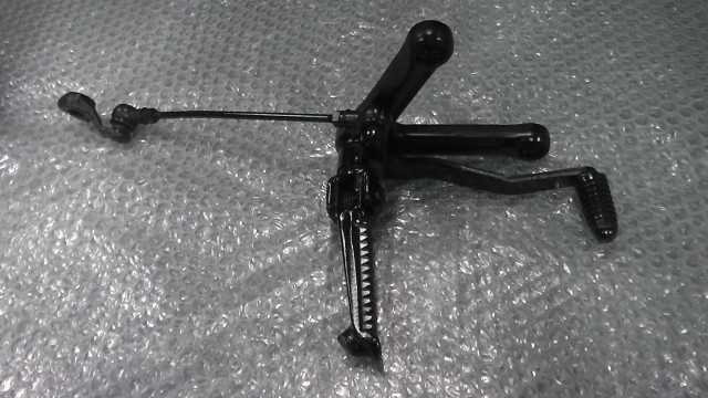 バイクパーツ　バンディット250V　GJ77A-113xxx　の　ステップ　シフトペダル *1679534173　【中古】【送料込】