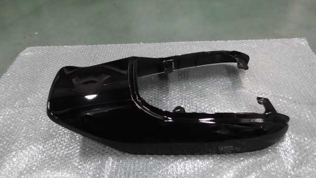 バイクパーツ　CB400 SUPER FOUR　NC31-1350xxx　の　シートカウル　 *1680656310　【中古】【送料込】