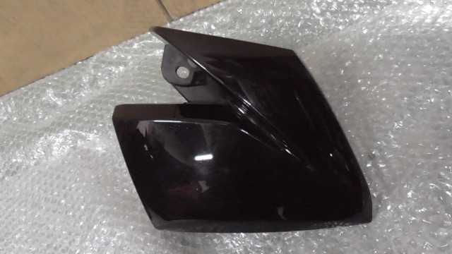 バイクパーツ　ジグサー150　NG4BG-102xxx 　の　サイドカウル　右　傷 *1681270397　【中古】【送料込】