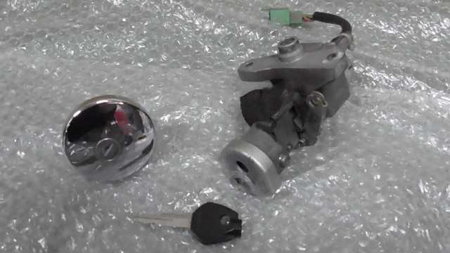 バイクパーツ　ベルデ　CA1MB-107xxx　の　キーセット *1681437863　【中古】【送料込】