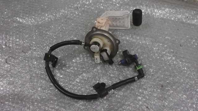 バイクパーツ　アクシスZ　SED7J-004xxx　の　燃料ポンプ *1682055474　【中古】【送料込】