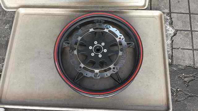 バイクパーツ　Megelli メガリ 250r　LWGYDNL の　フロントホイール　 *1545796732　【中古】【送料込】｜バイクCITY