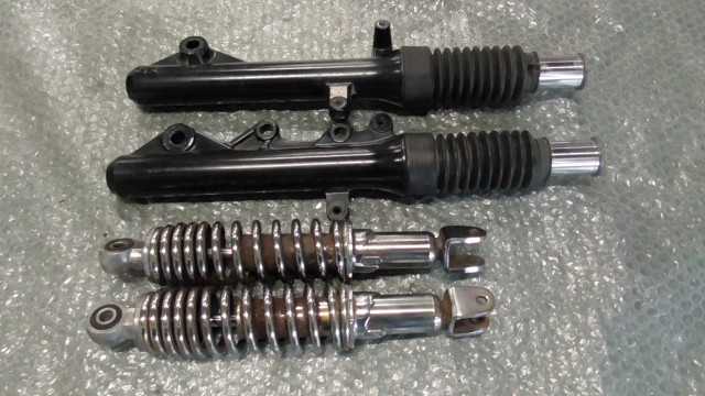 バイクパーツ　シグナス-X　LPRSE29205Axxx　の　ダウンサスセット　 *1682581181　【中古】【送料込】 13,330円