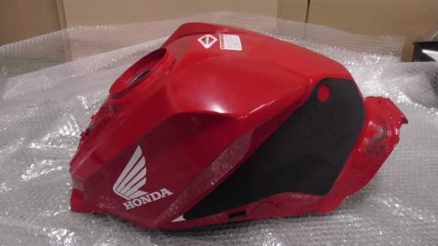 バイクパーツ　CBR250RR　MC51-1004xxx　の　タンク *1683782389　【中古】【送料込】