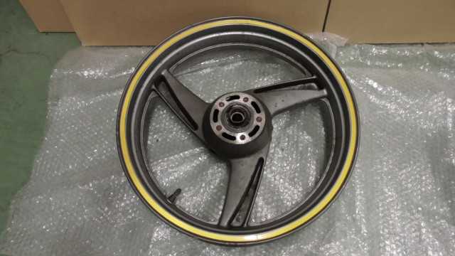 バイクパーツ　ZZR400　ZX400N-020xxx　の　フロントホイール *1683878654　【中古】【送料込】