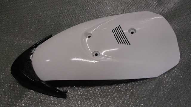 バイクパーツ　ZZ（ジーツー）　CA1PB　の　フロントカバー　傷　 *1687828790　【中古】【送料込】