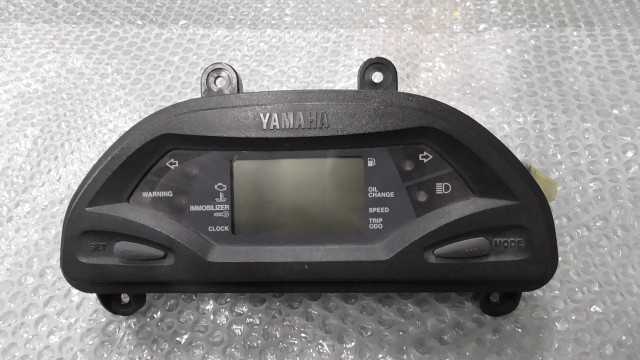 バイクパーツ　マジェスティ125FI　5CA　の　メーター *1687850420　【中古】【送料込】