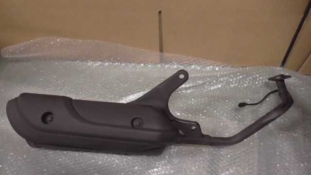 バイクパーツ　アドレス125　DT11A-122xxx　の　マフラー *1689127442　【中古】【送料込】