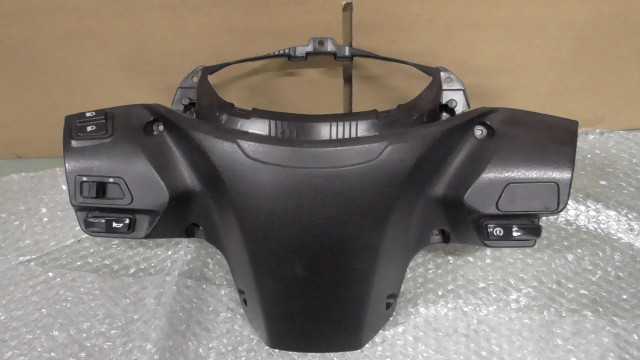 バイクパーツ　アドレス125　DT11A-122xxx　の　メーターカバー *1689129029　【中古】【送料込】 4,343円
