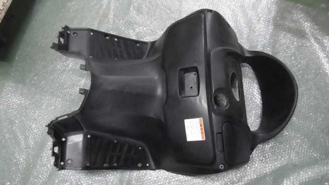 バイクパーツ バーグマン200 CH41A-702xxx の グローブボックス 欠け *1689307097 【中古】【送料込】