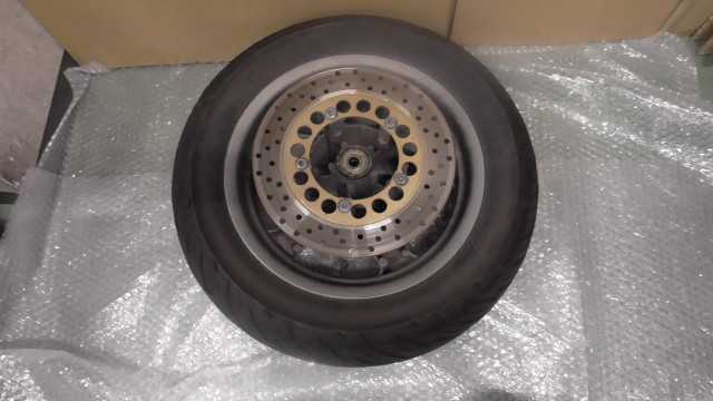 バイクパーツ　マジェスティ125FI　LPRSE27105A104　の　Ｆホイール　タイヤ *1689823141　【中古】【送料込】