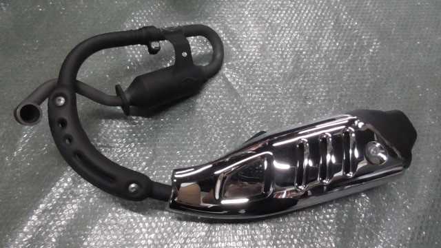 バイクパーツ　モンキー125 ABS　JB02-1009xxx　の　マフラー *1691389990　【中古】【送料込】