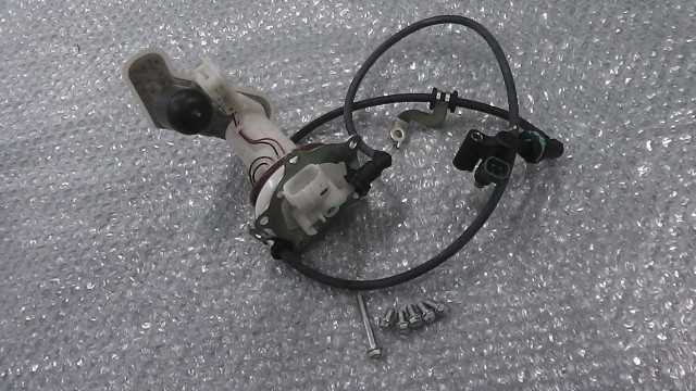 バイクパーツ　アドレス125　DT11A-110xxx　の　燃料ポンプ *1694156375　【中古】【送料込】